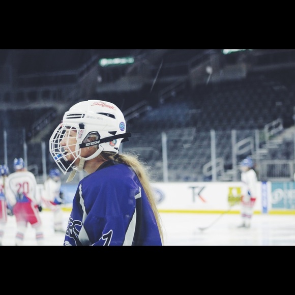 Meet your posher, Kaitlyn! - Picture 2 of 3